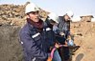 Yüksekova'daki trafo merkezi için zorlu çalışma