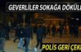 Yüksekovalılar Canlı Kalkan Olup Sokağa Döküldü