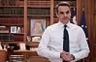 Yunanistan'da sokağa çıkma yasağı ilan edildi