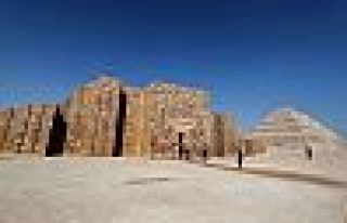 Zoser Piramidi 14 yıllık restorasyon sonrası açıldı