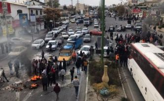 İran protestoları: Kürt kenti Mahabad'da eylemcilere ağır silahlarla saldırı