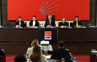 CHP'de beş saatlik Parti Meclisi toplantısından kurultay kararı çıktı