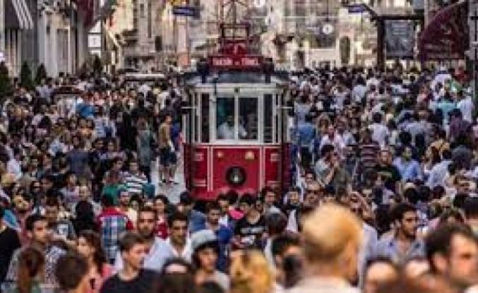 İstanbul Valiliği: Kentte 1 milyon 305 bin yabancı yasal olarak ikamet ediyor