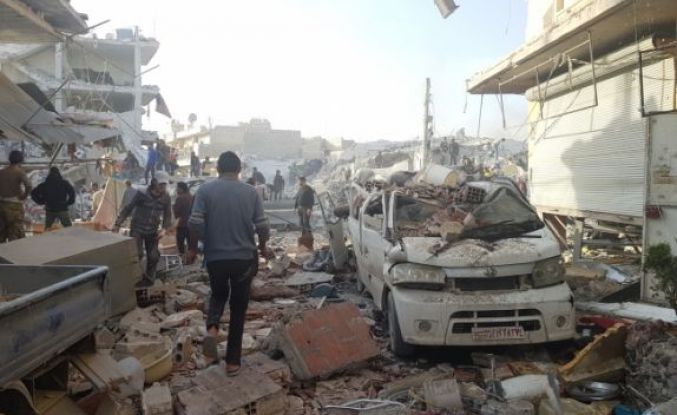 Suriye'de pazar yeri bombalandı